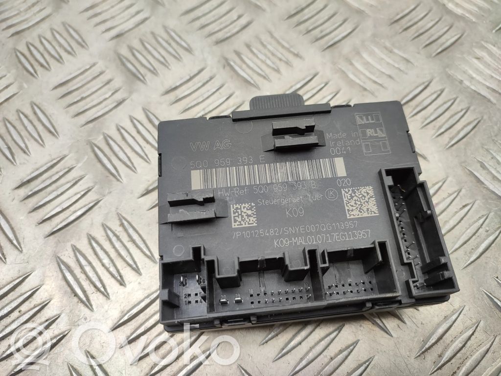 Volkswagen Golf VII Door control unit/module 