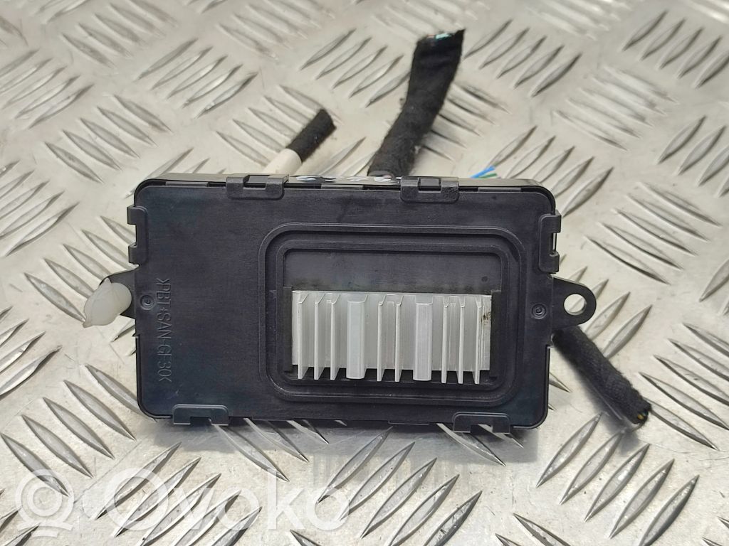 Mazda 3 Mazā radiatora ventilatora reostats 