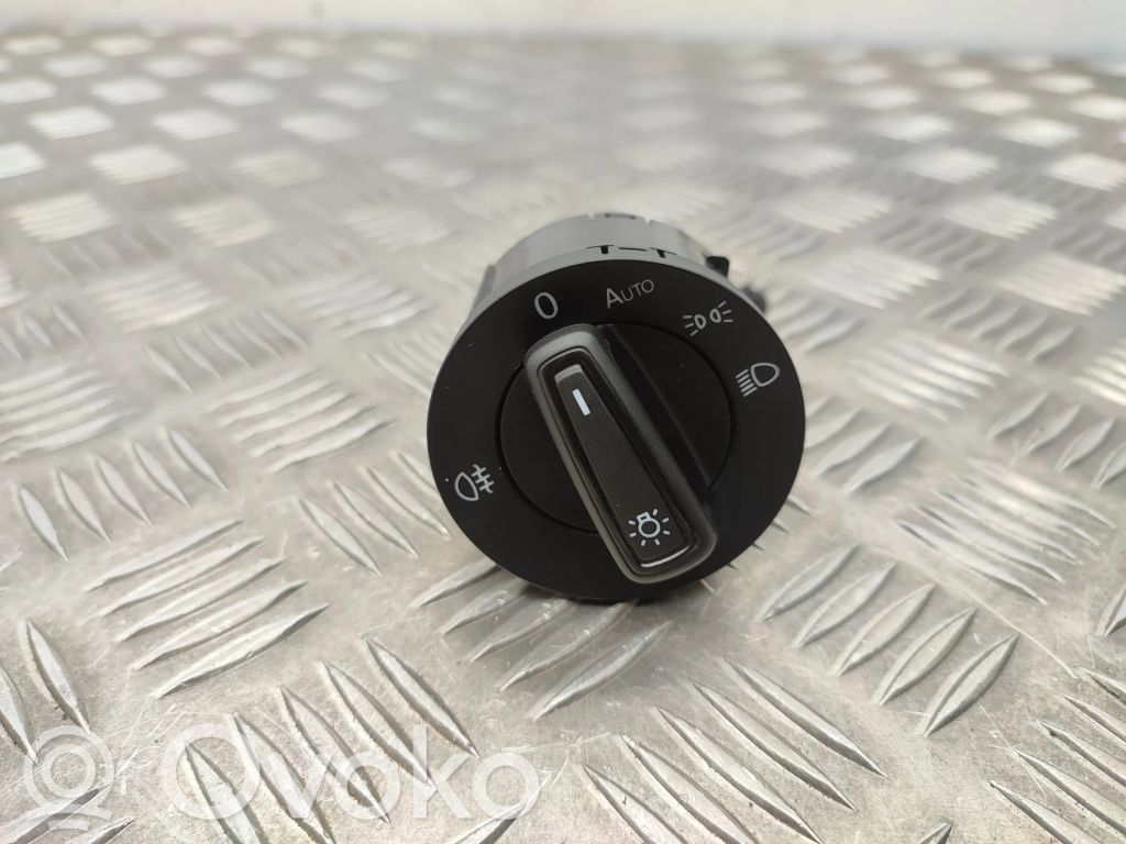 Volkswagen T-Cross Light switch 