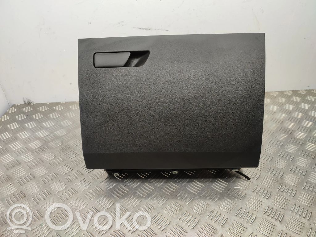 Seat Leon (5F) Daiktadėžės (bordačioko) komplektas 