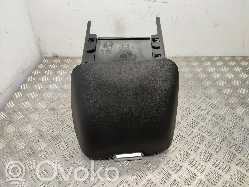 Chrysler Pacifica Glove box 