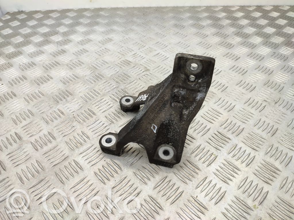 Engine mounting bracket   GX736037FA