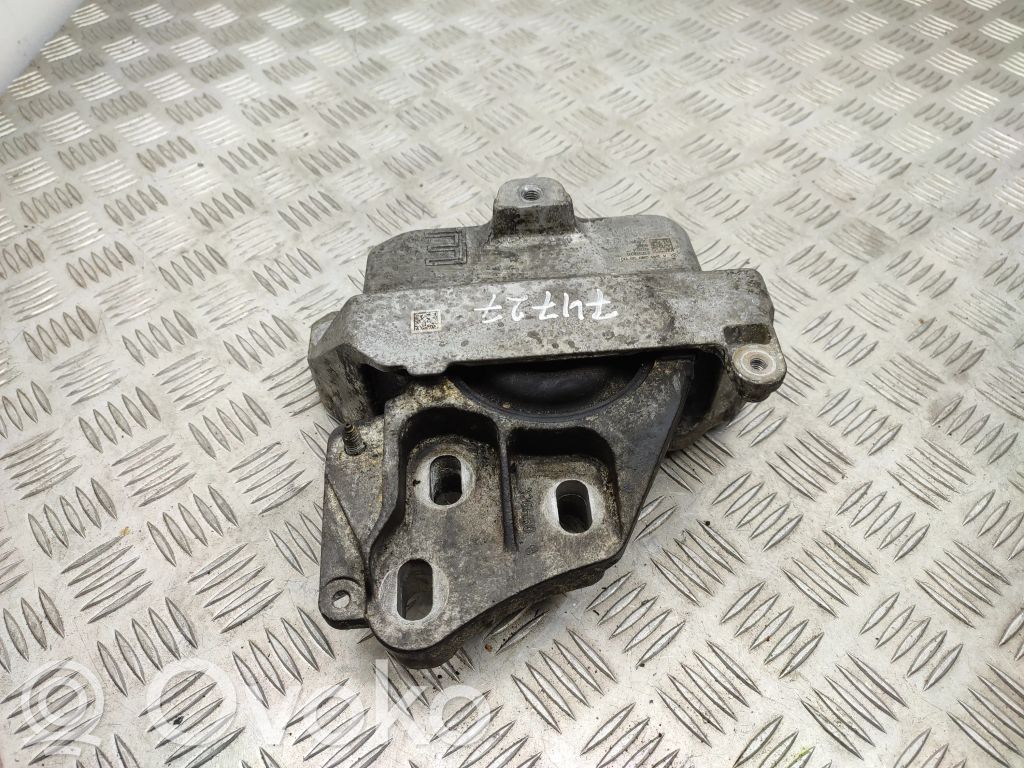 Mercedes-Benz EQA Engine mount bracket 