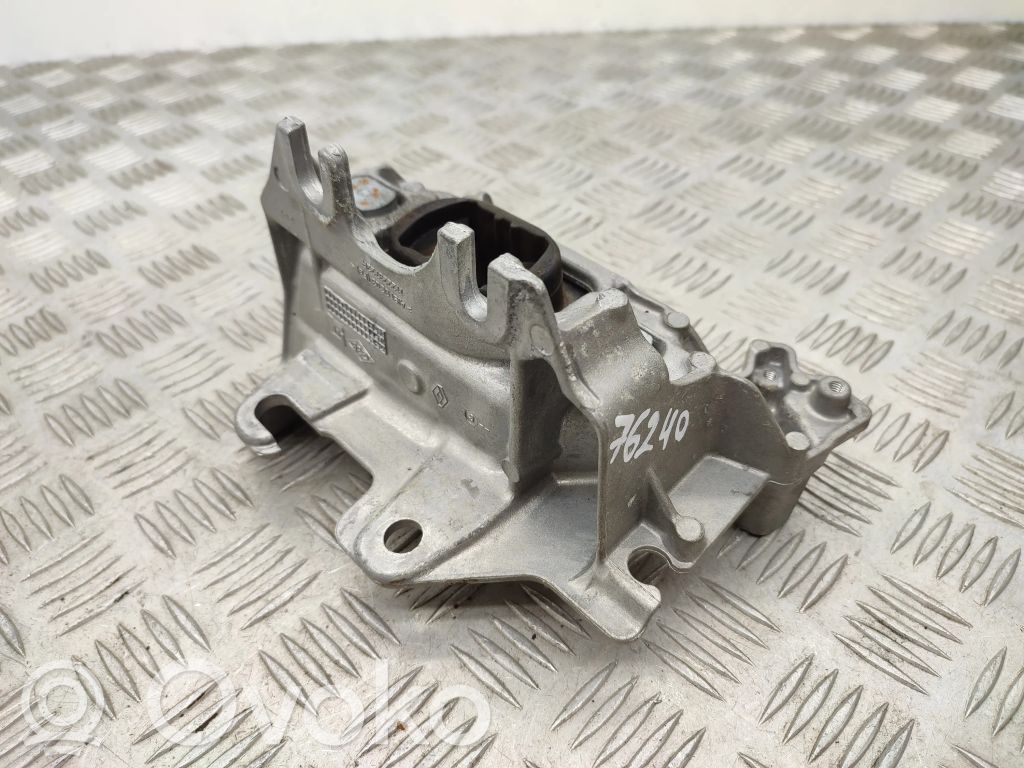 Renault Zoe Engine mount bracket 