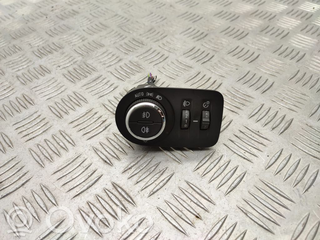 Opel Crossland X Light switch 