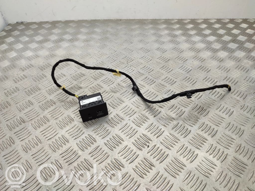 Audi A3 S3 8V Enchufe conector USB 