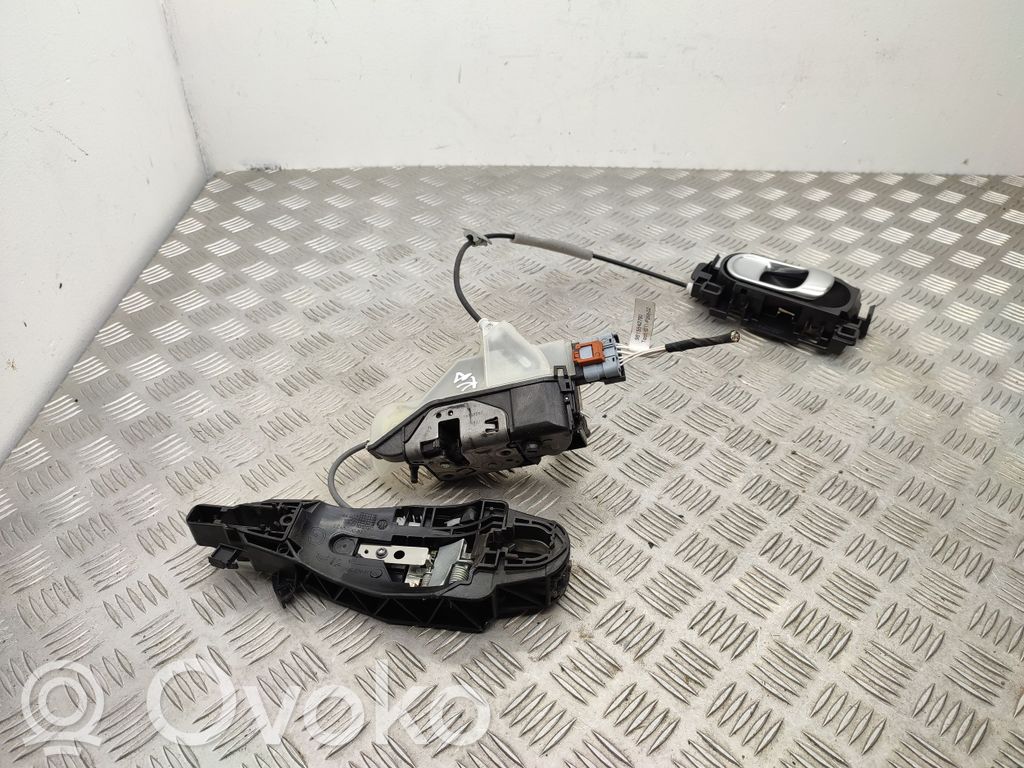 Citroen C3 Front door lock 