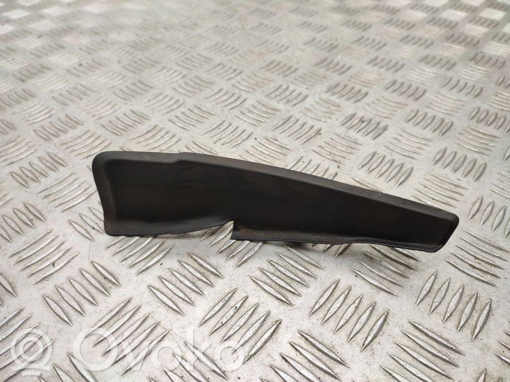 Peugeot 208 I Windshield trim 