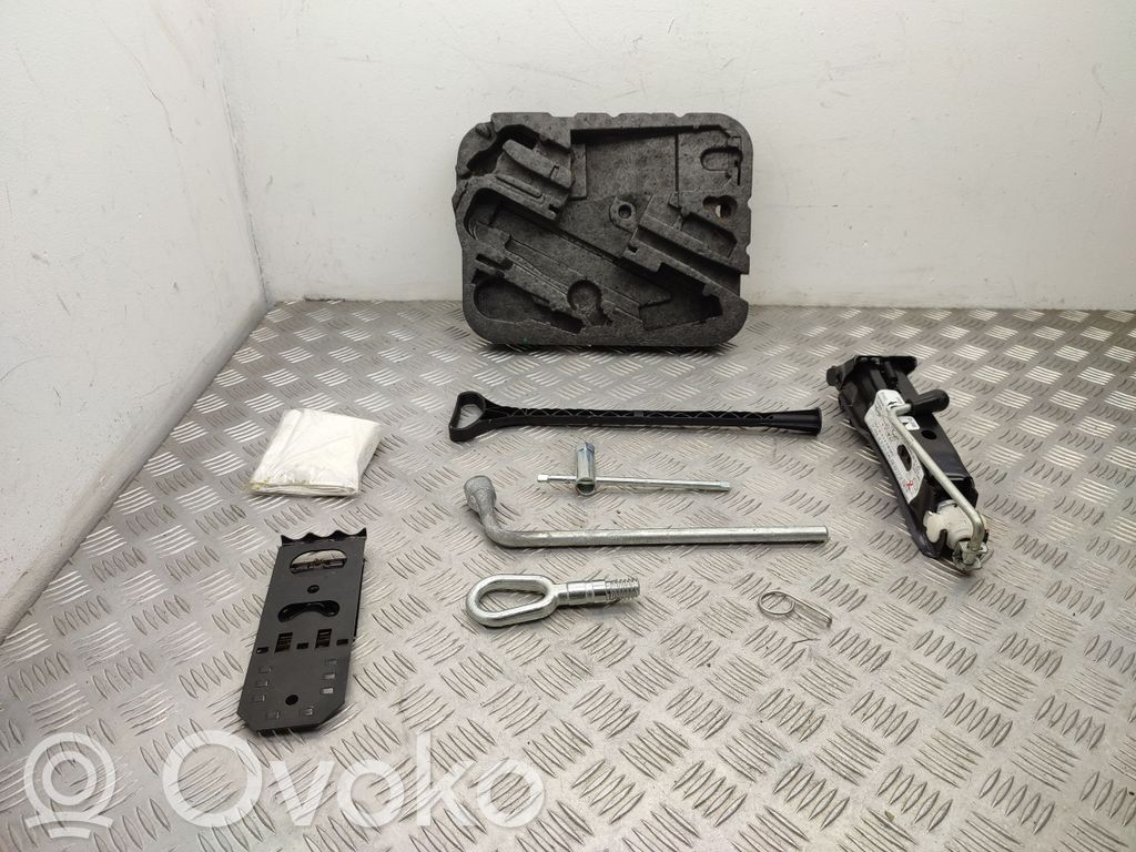 Mini One - Cooper Coupe R56 Tool set 