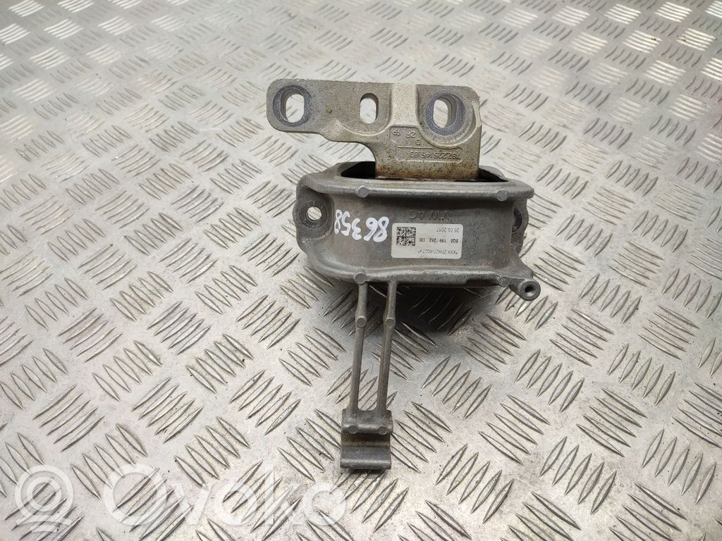 Volkswagen Golf Sportsvan Engine mount bracket 