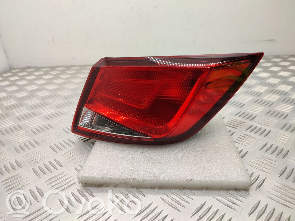 Seat Leon (5F) Aizmugurējais lukturis virsbūvē 