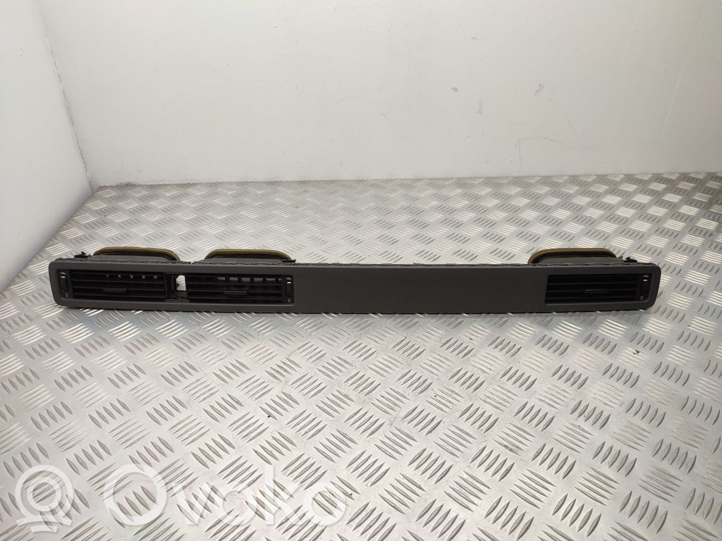 Volvo XC70 Dash center air vent grill 