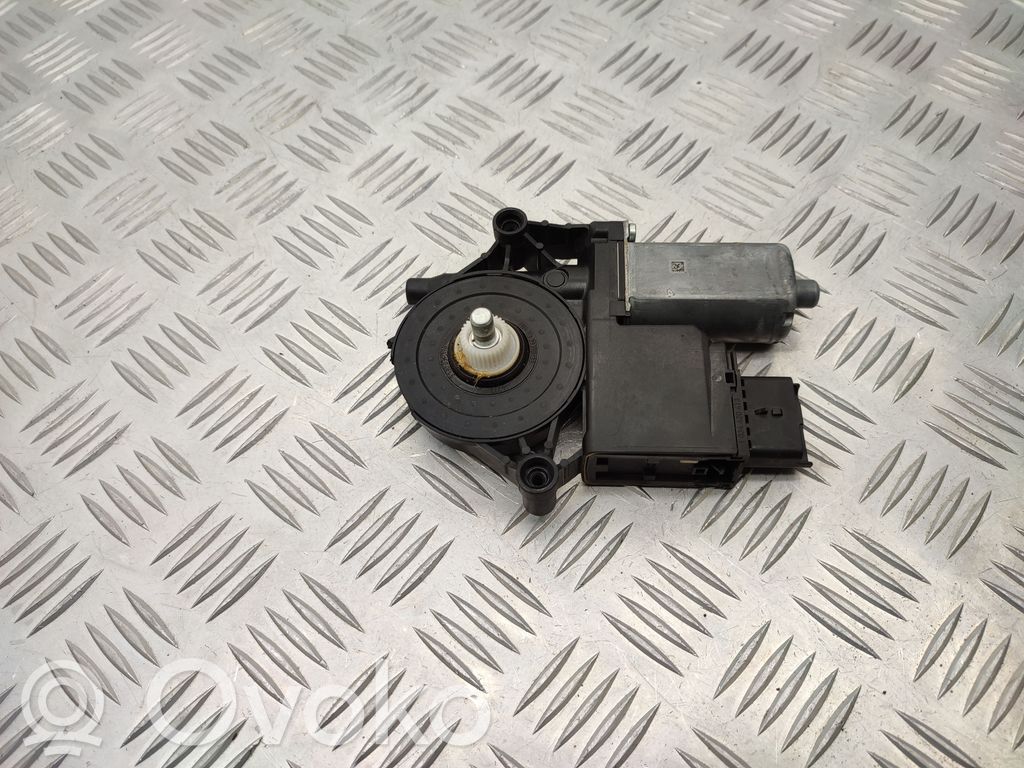 Peugeot Traveller Front door window regulator motor 