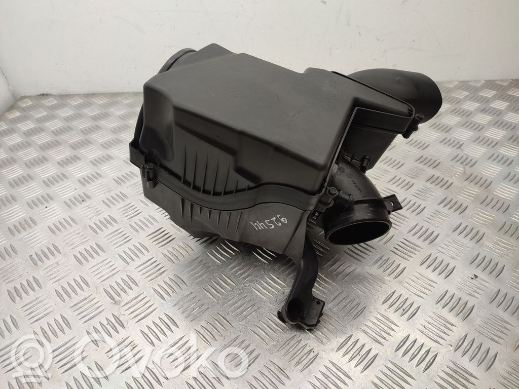 Ford Focus Air filter box 