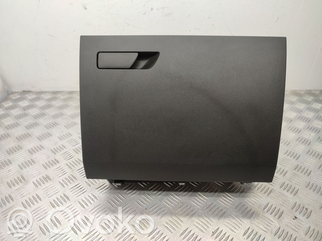 Seat Leon (5F) Daiktadėžės (bordačioko) komplektas 