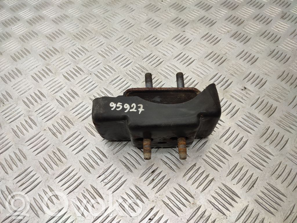 Iveco Daily 6th gen Engine mount bracket 