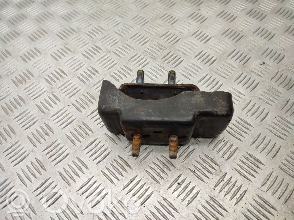Iveco Daily 6th gen Engine mount bracket 