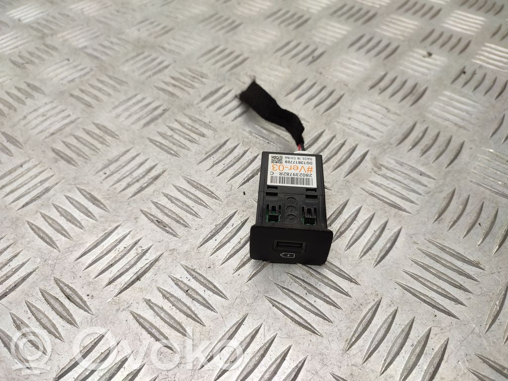 Dacia Sandero III Enchufe conector USB 