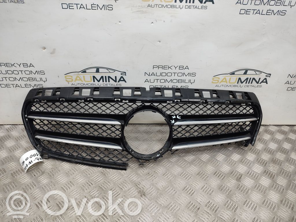 Mercedes-Benz A W176 Maskownica / Grill / Atrapa górna chłodnicy 