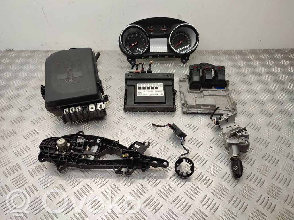 Opel Astra K Engine ECU kit and lock set 