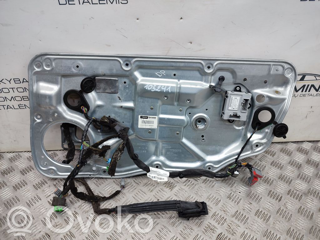 Volvo XC70 Mecanismo para subir la puerta delantera sin motor 