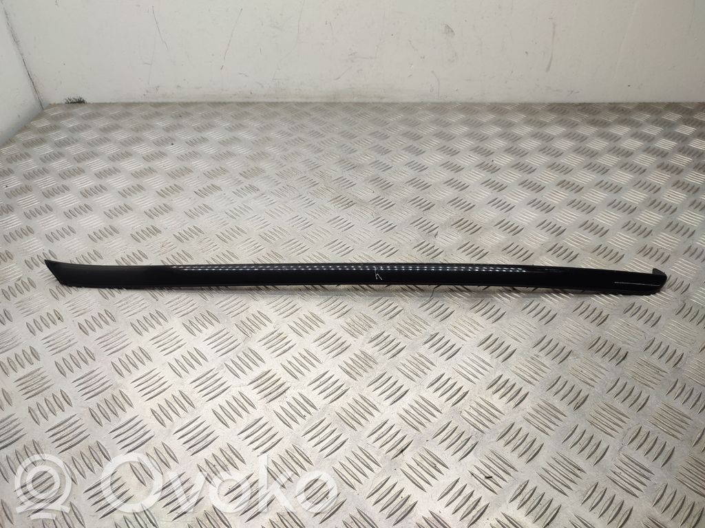 Volvo XC60 Windshield trim 