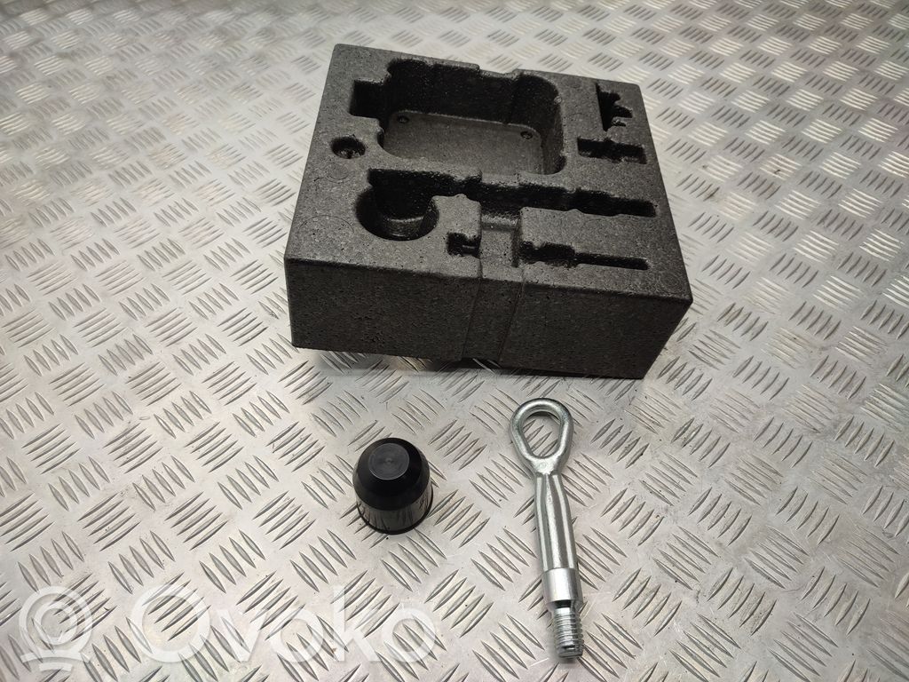 Tool box   6877572