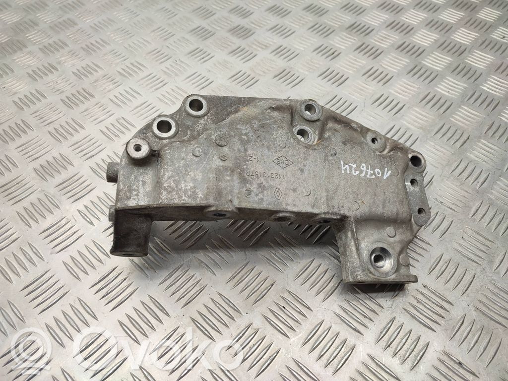 Renault Trafic III (X82) Engine mounting bracket 