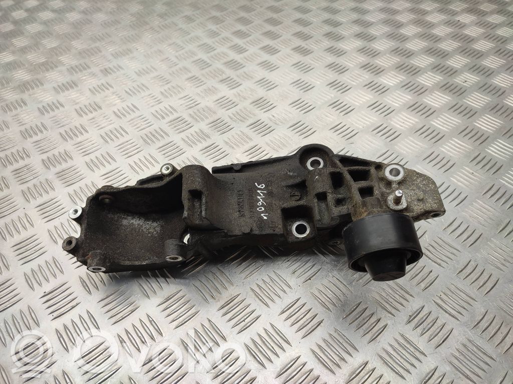 Opel Vivaro Suport generator/alternator 