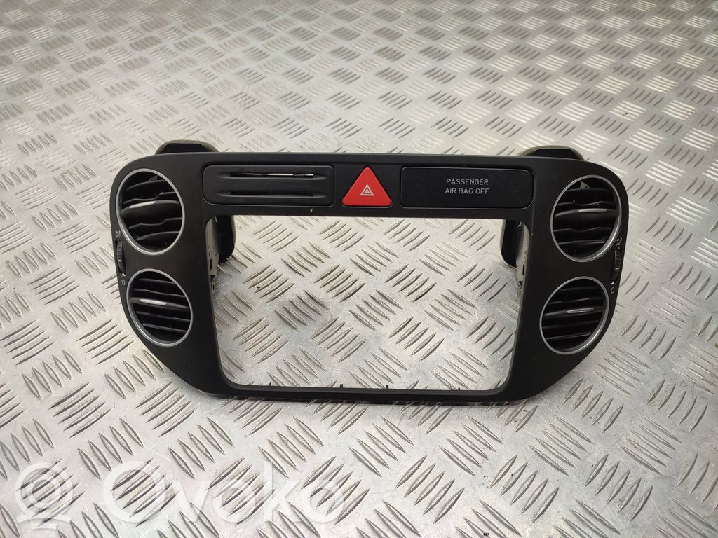 Volkswagen Golf Plus Rămă unitate radio/GPS 