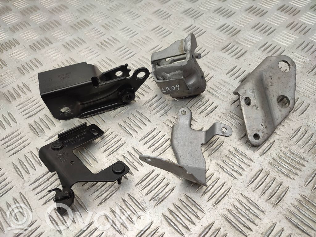 Opel Combo E Other engine bay part 