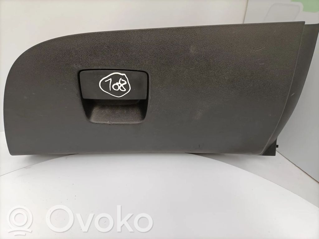 Glove box