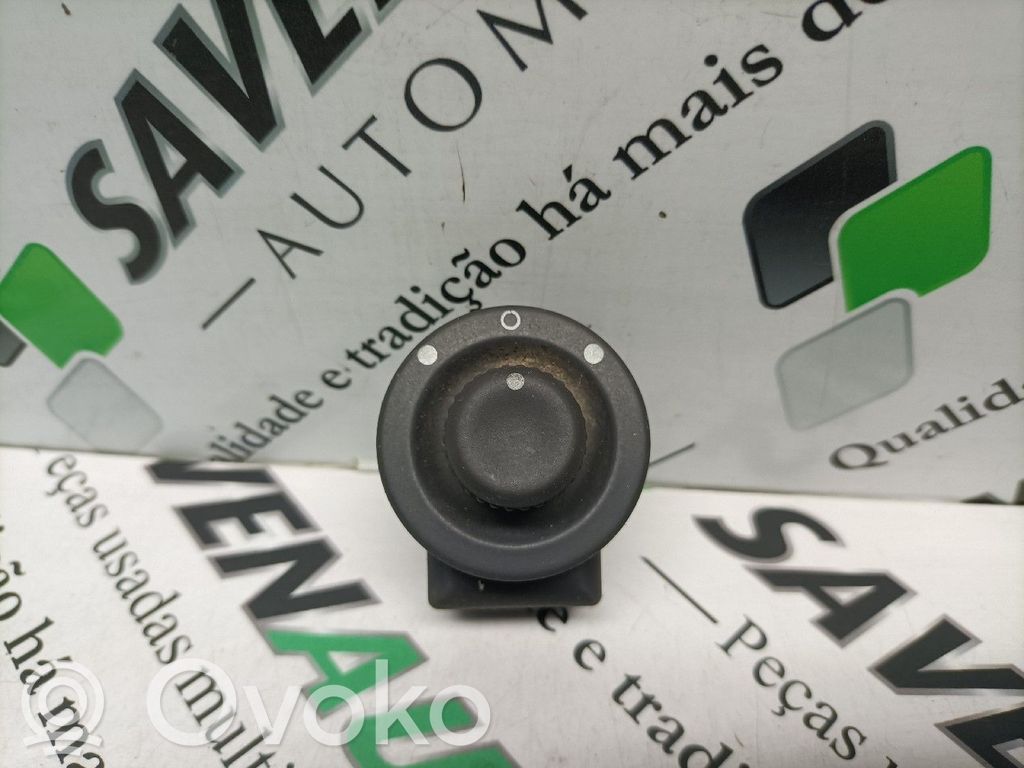 Renault Clio II Wing mirror switch 