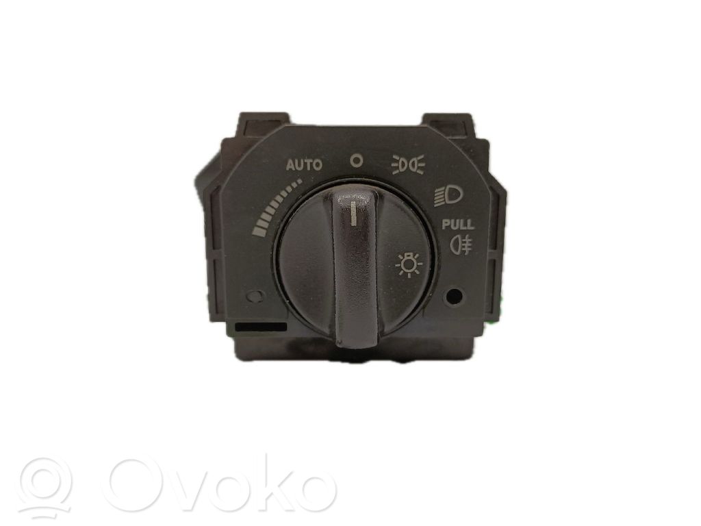 Lukturu slēdzis   XR8311654
