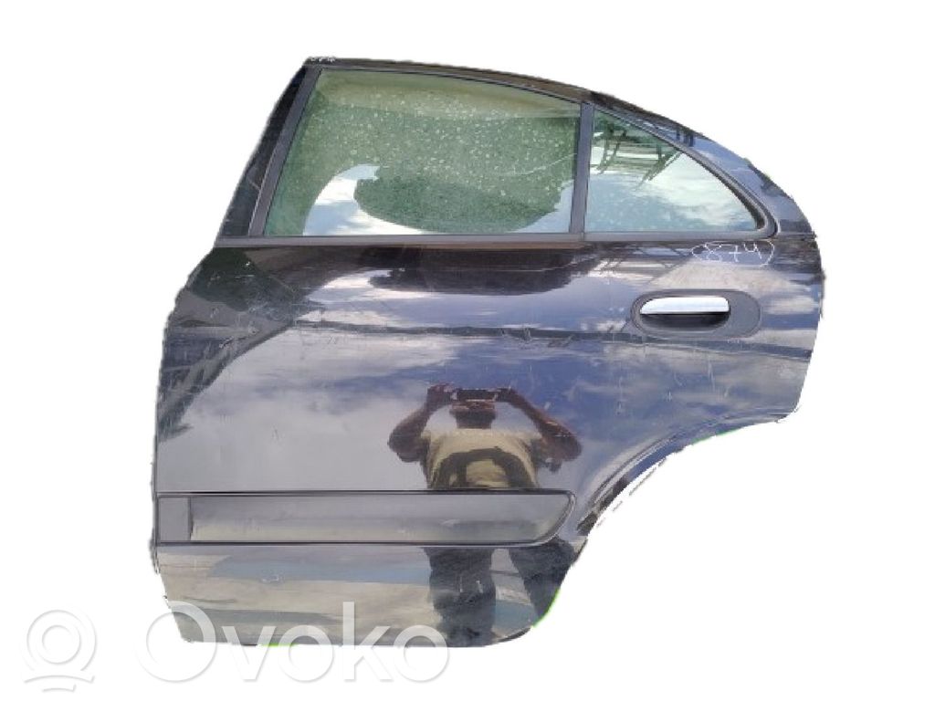 Nissan Almera N16 Galinės durys 