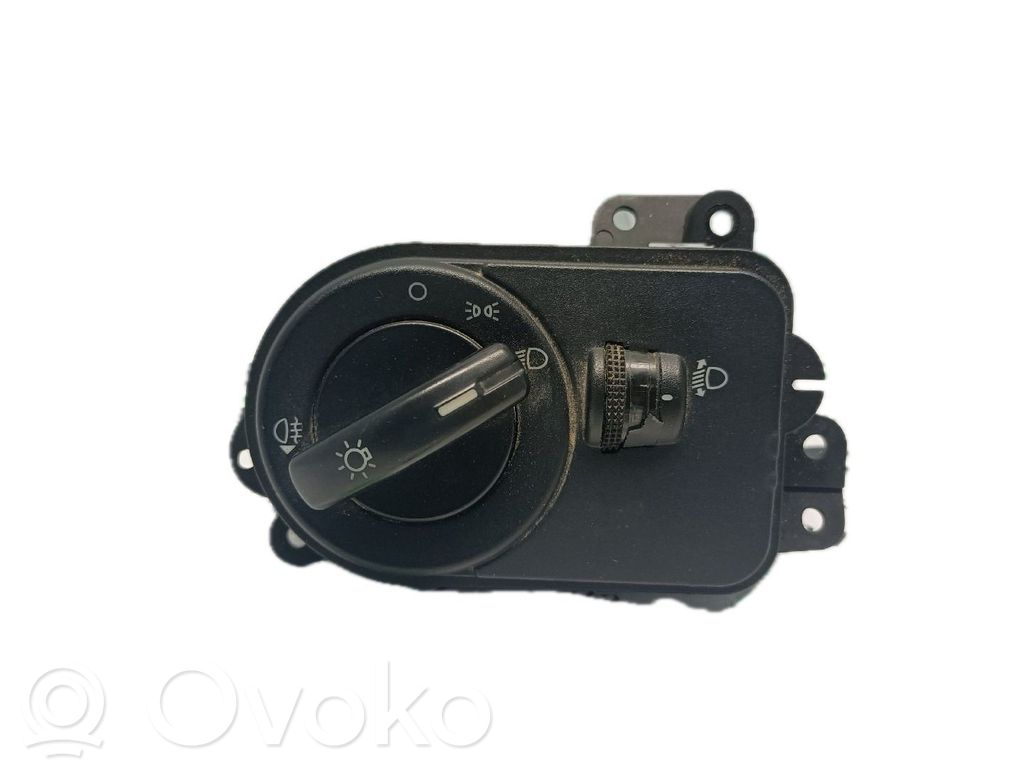 Interrupteur d’éclairage   2S6T13A024