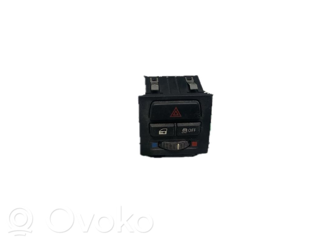 Hazard light switch   5495495