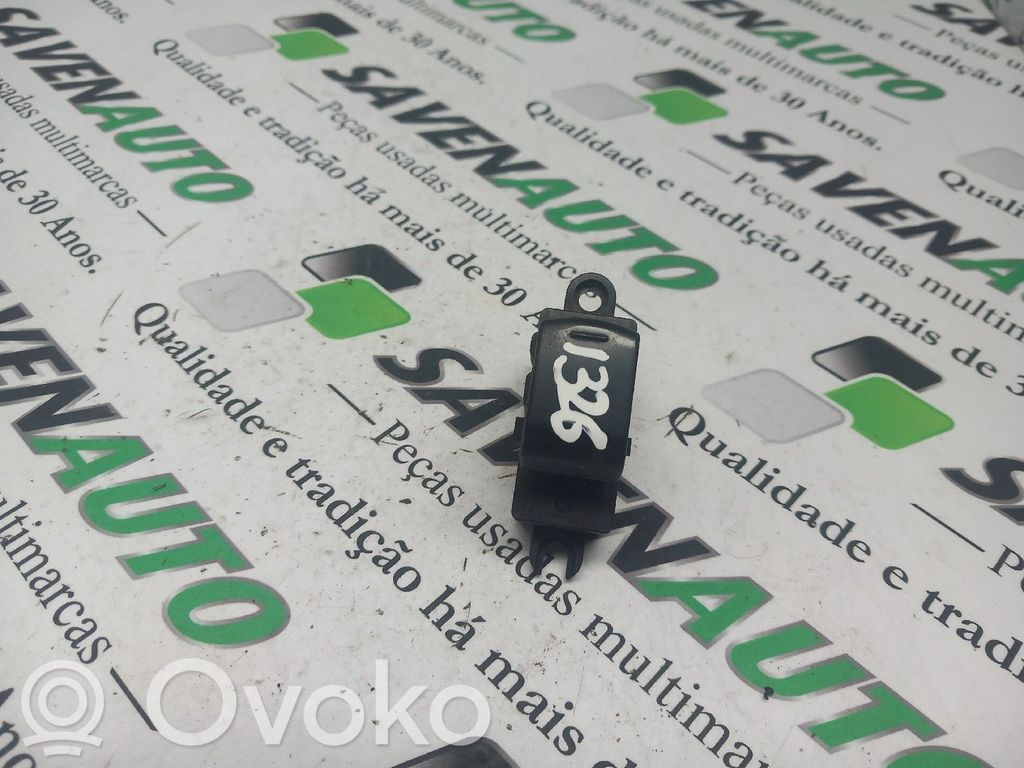 Electric window control switch   25411ED00A