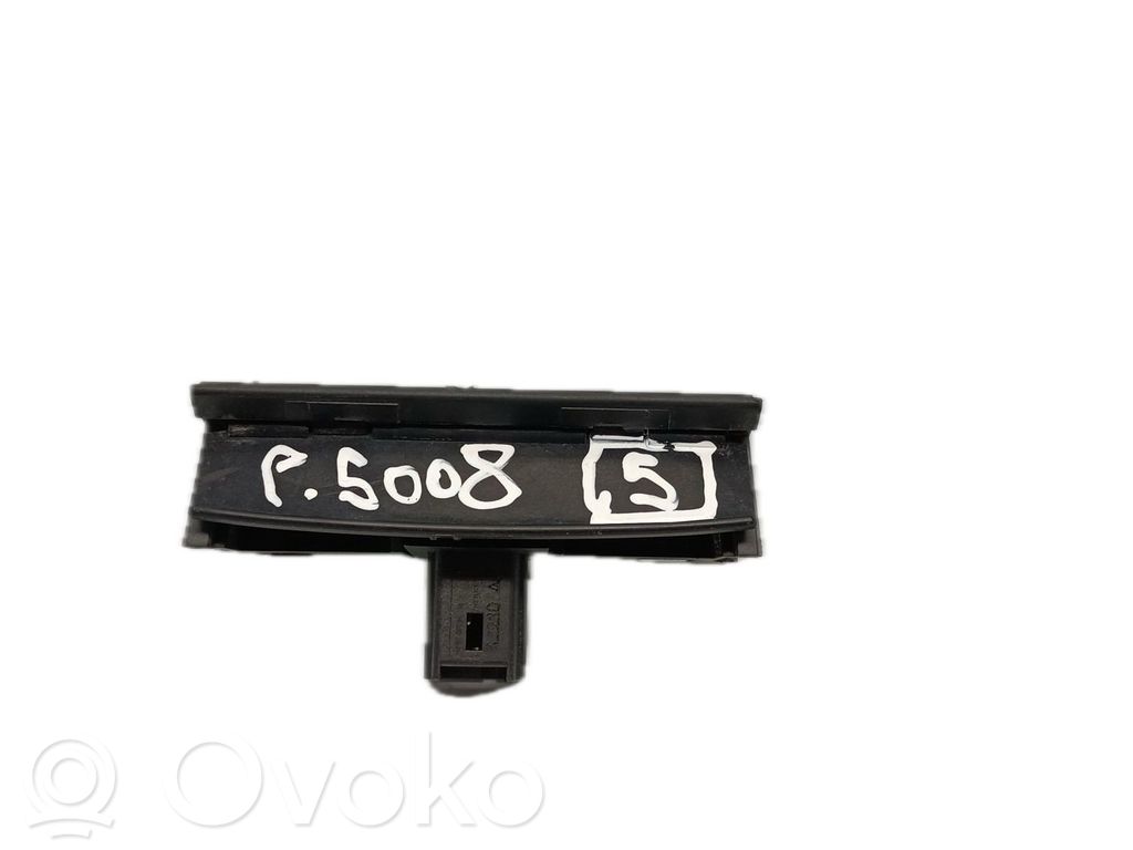 Tailgate lock latch   9638615777