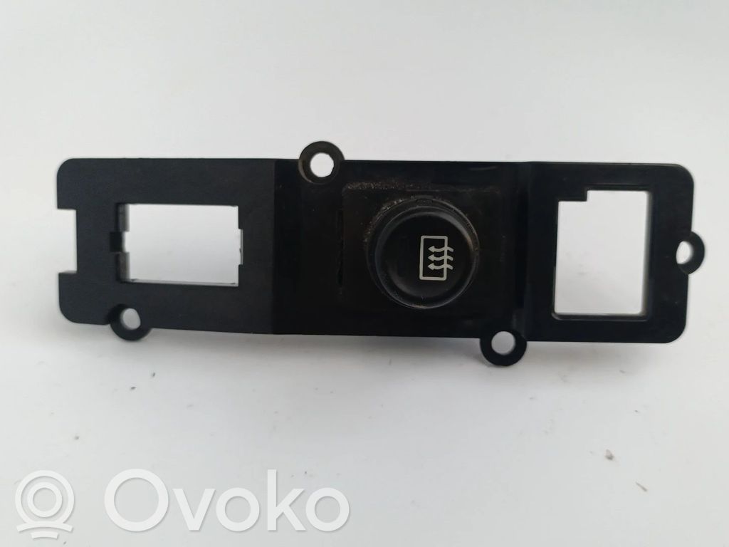 Windscreen/window heater switch   MR117578