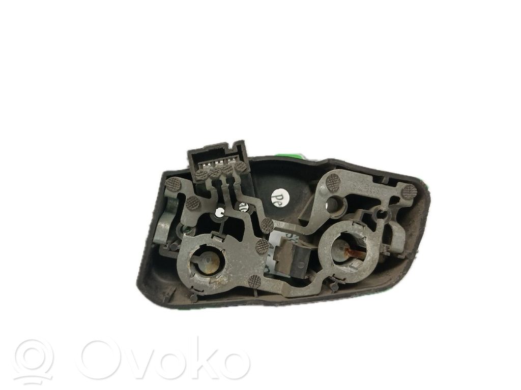 Tail light bulb cover holder   MALAESQUERDO,388569L