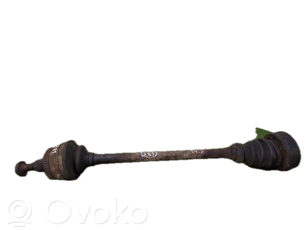 Etuvetoakseli