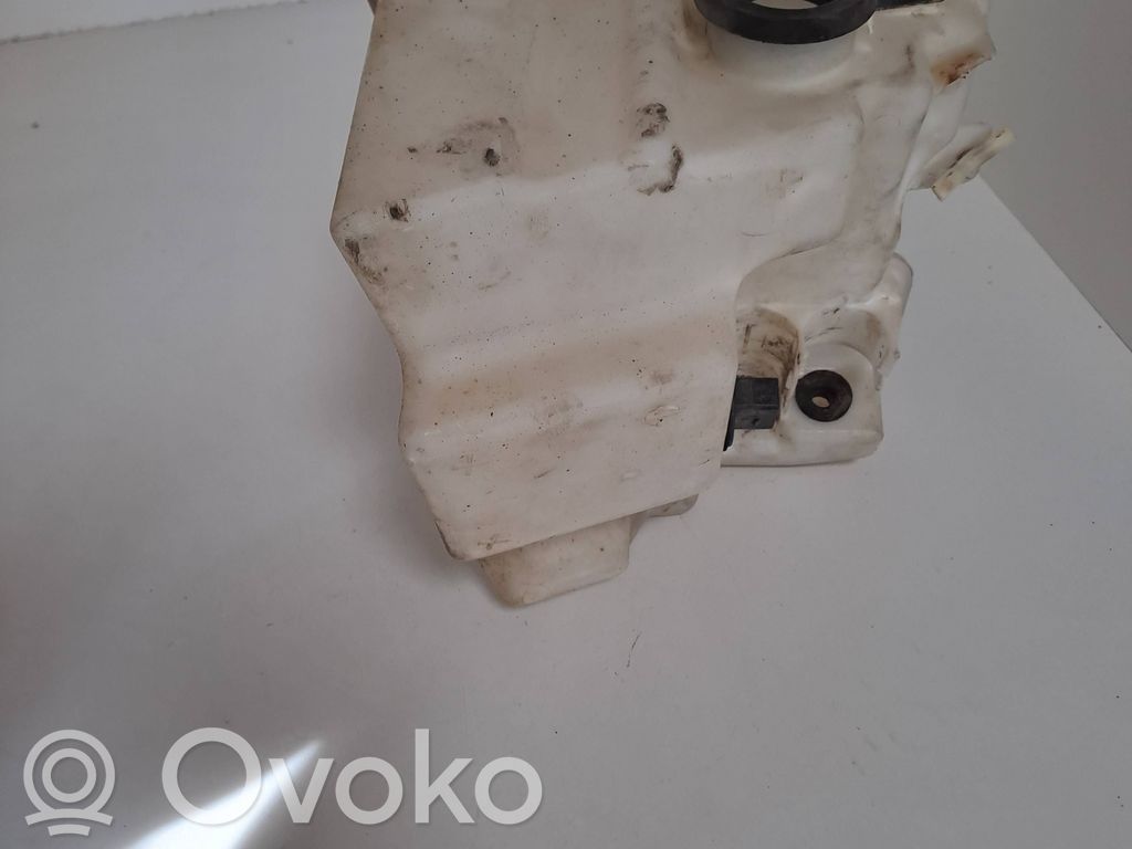 Volkswagen PASSAT B6 Windshield washer fluid reservoir/tank 