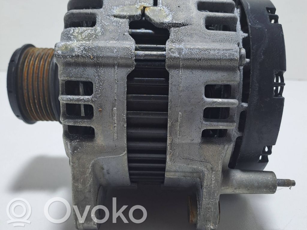 Volkswagen PASSAT B7 Ģenerators 