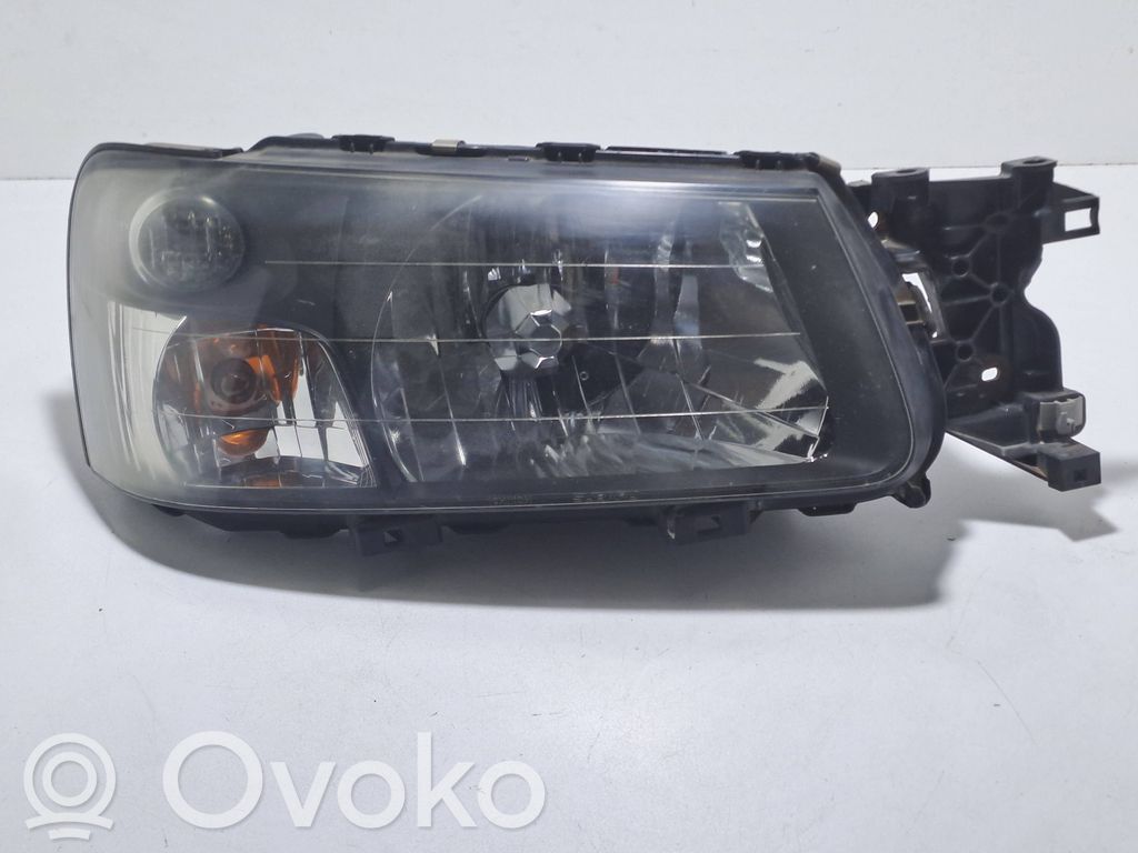 Subaru Forester SG Lampa przednia 