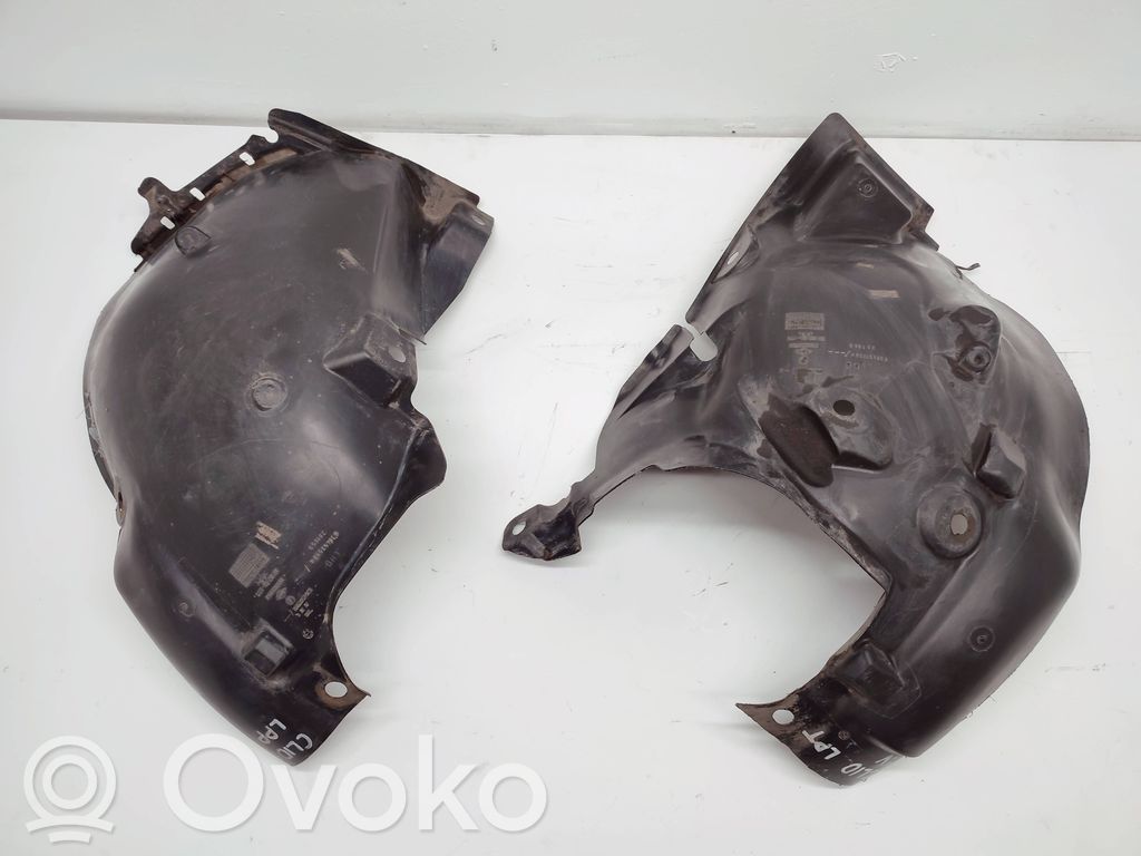 Renault Clio IV Nadkole przednie 