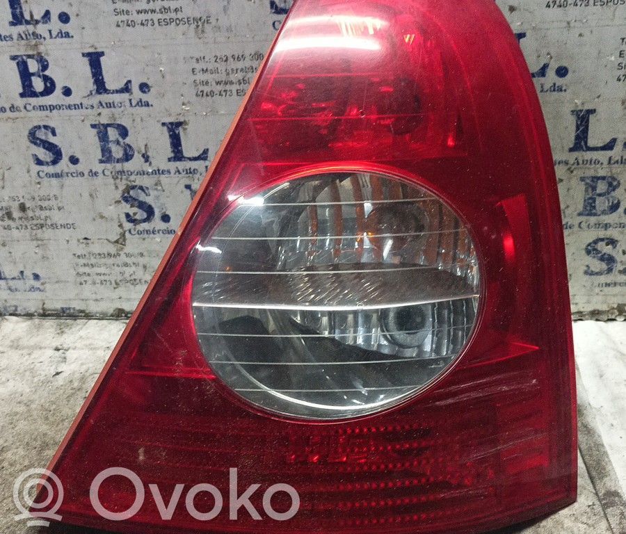 Renault Clio II Galinis žibintas dangtyje 