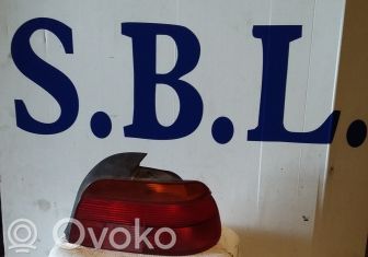 BMW 5 E39 Aizmugurējais lukturis pārsegā 