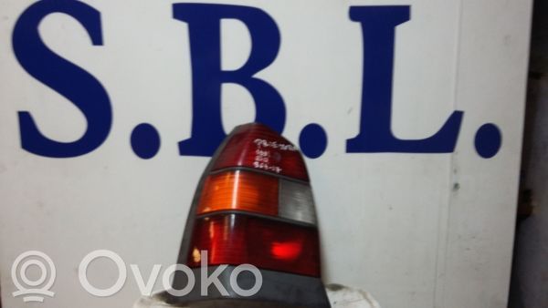 Nissan Primera Takaluukun takavalot 