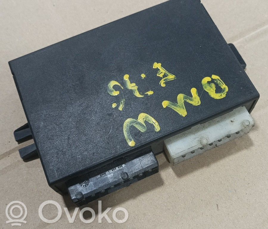 BMW 3 E36 Unidad de control/módulo del bloqueo de puertas 